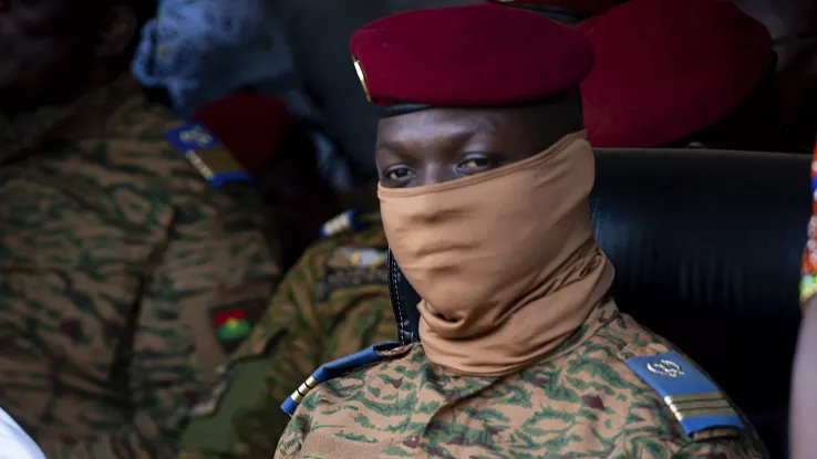 Le Capitaine Ibrahim Traoré, président de la transition au Burkina Faso, a affirmé sa ferme résolution lors d'une intervention télévisée