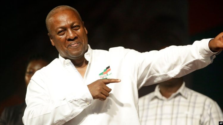 Présidentielle au Ghana: victoire de John Mahama, le candidat du parti au pouvoir reconnaît sa défaite